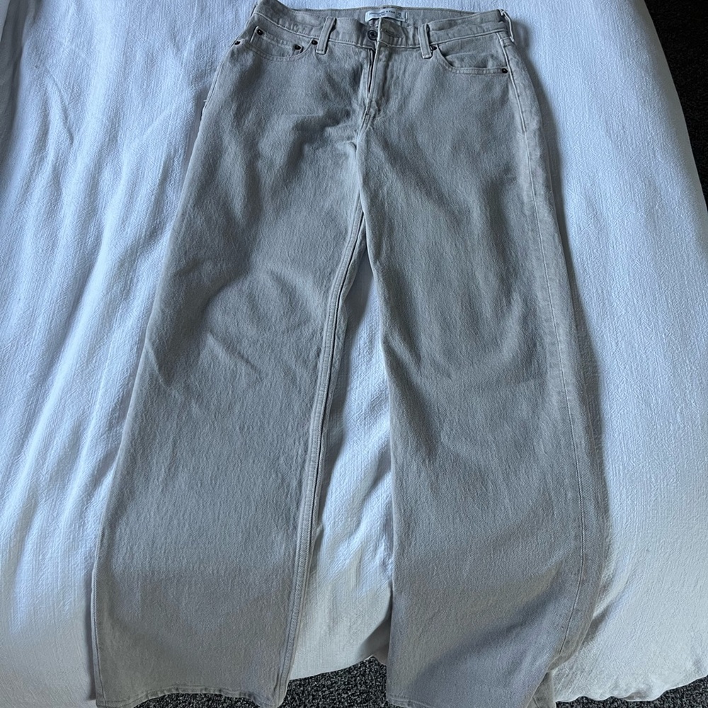 Low rise baggy jean
